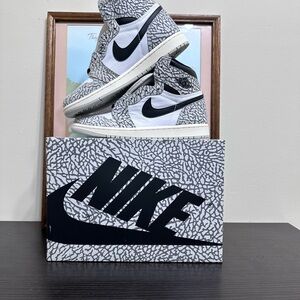 Nike Kids' Black and White Sneakers